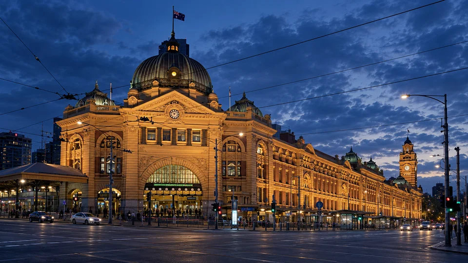 Flinders Street Station in Melbourne at dusk